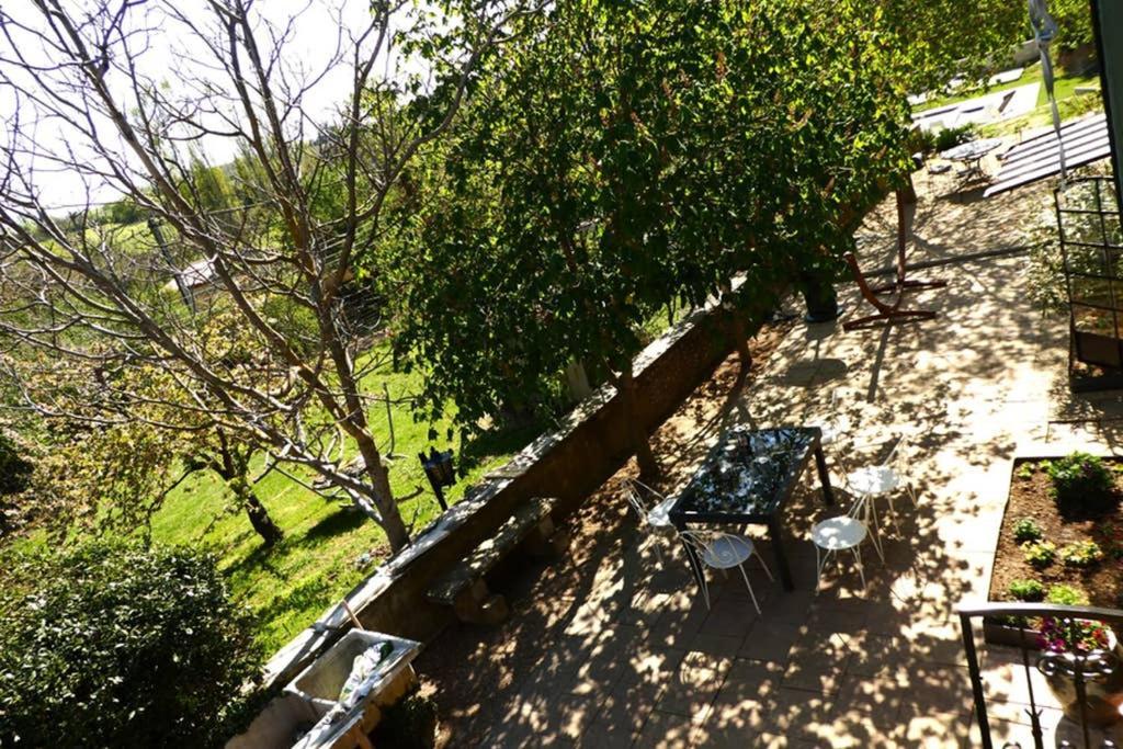 Belle longère au calme - L'auguste maison d'hôtes Valensole Extérieur photo
