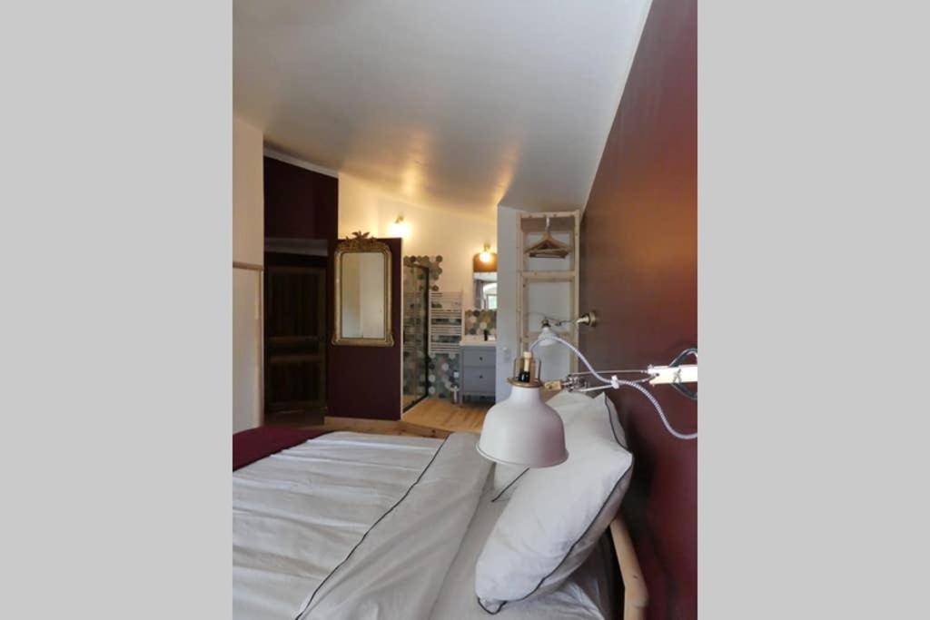 Belle longère au calme - L'auguste maison d'hôtes Valensole Extérieur photo