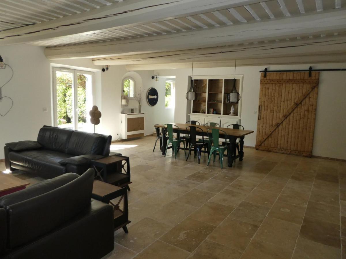 Belle longère au calme - L'auguste maison d'hôtes Valensole Extérieur photo